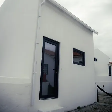 1 Minute From - Wood شاليه باليال