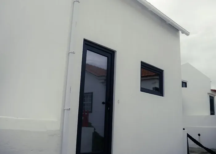 1 Minute From - Wood Alpehytte Baleal