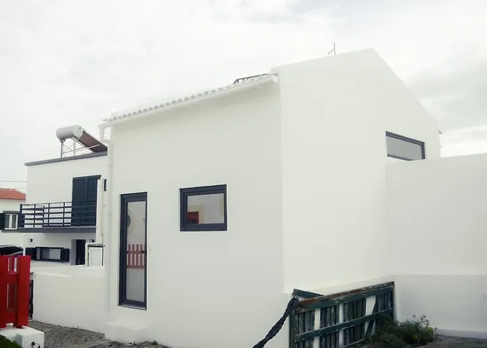 1 Minute From - Wood Baleal